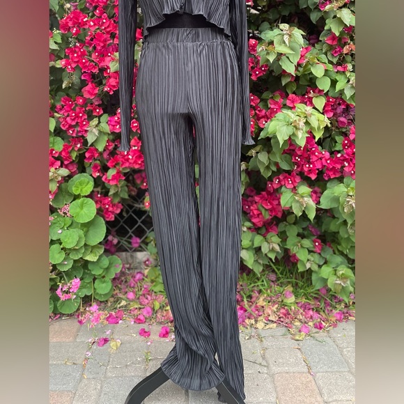 Miranda Set - Picture 3 of 3